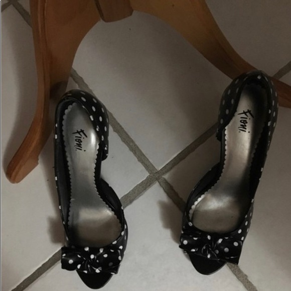 Brand New Fioni Black & White Polka Dot Heels - Picture 2 of 3